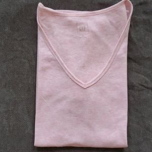 Gap top cotton tagless v-neck